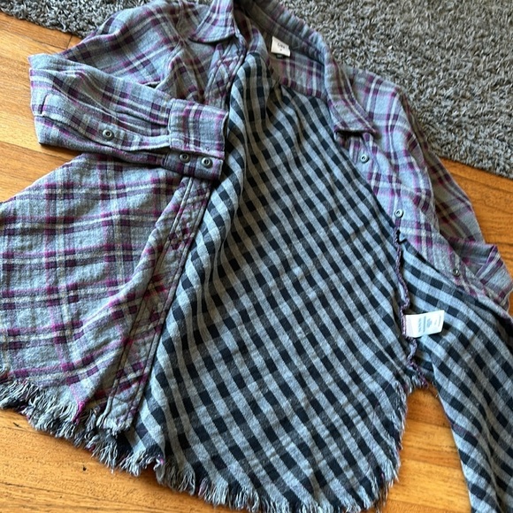 CABI Highland Flannel Button Down Shirt Gray / Plum Size Medium - Picture 8 of 12